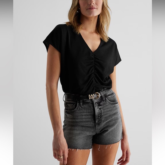 Express Relaxed V-Neck Ruched Tee in Black - Picture 1 of 8